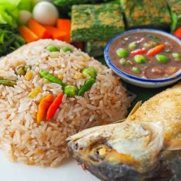 ข้าวคลุกน้ำพริก พี่ขวัญ 0615310914