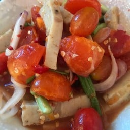 ยำหมูยอไข่แดง