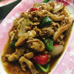 ไก่ผัดพริกไทยดำ