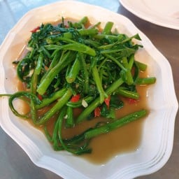ผัดบุ้งน้ำมันหอย