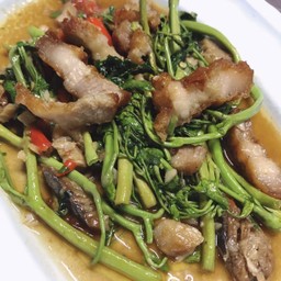 กระเฉดหมูกรอบ + ปลาเค็ม