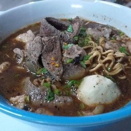 กินแหลกแดกอร่อย