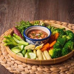 น้ำชุปหยำกุ้งสดและผักเหนาะ