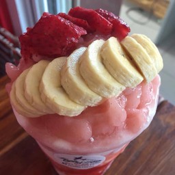 น้ำผลไม้สตรอว์เบอร์รี่กล้วยเอร์เบท