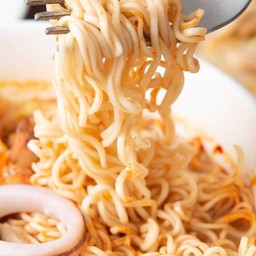 ผัดมาม่าขี้เมาไก่