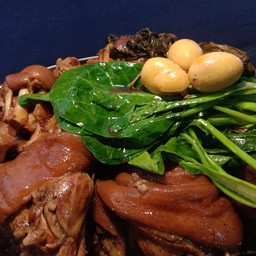 ข้าวขาหมูเตาถ่านสุขสวัสดิ78(ตรงข้ามกับห้างทองเยาวราชบางกอก)