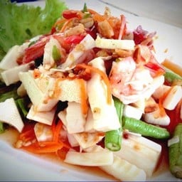 ยำยอดมะพร้าวหมูสับกุ้งสด