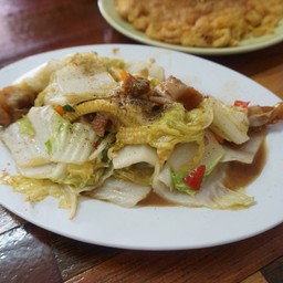 กะหล่ำปลีหมูกรอบ