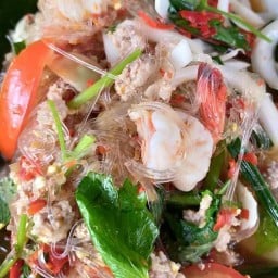 ร้าน นั่งต่อ ก๋วยจั๊บน้ำข้น ก๋วยจั๊บญวน ก๋วยเตี๋ยวโบราณ ร้านนั่งต่อ มีนบุรี ถนนสุวินทวงศ์