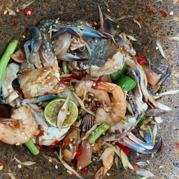 ร้านเสี่ยพอรช์ตำนัว ส้มตำเงินล้าน