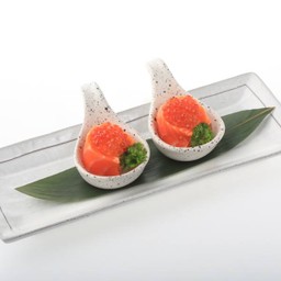 C20 แซลม่อนห่อไข่ปลาแซลม่อน /1ชิ้น