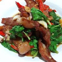 คะน้าหมูแดดเป็นกับ