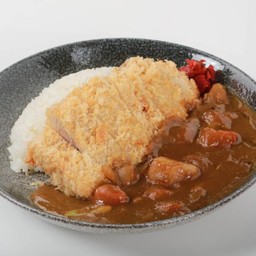 D14 ข้าวหน้าแกงกะหรี่หมูดำทอด