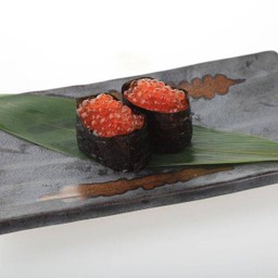 C13 ข้าวปั้นหน้าไข่ปลาแซลม่อน /1ชิ้น