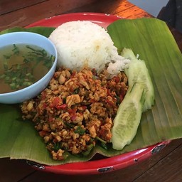ผัดกะเพราถาดไก่