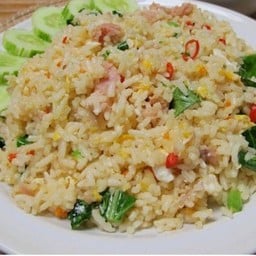 ข้าวผัดแหนม