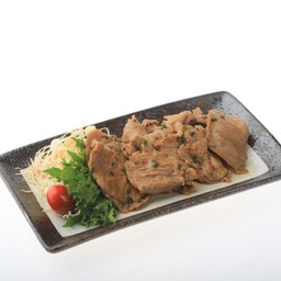 I05 หมูผัดซอสขิง
