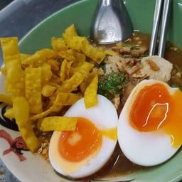 ก๋วยเตี๋ยวไข่ต้มยำโบราณ เล้งแซ่บบ้านเกาะ