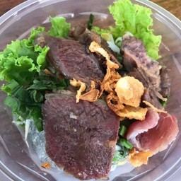 ใบเตยก๋วยเตี๋ยวเนื้อตุ๋น