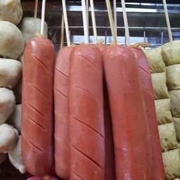 ไส้กรอกแดงใหญ่ทอด(2ไม้)