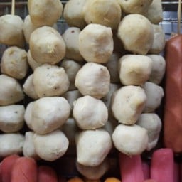 ลูกชิ้นเอ็นหมูแบบธรรมดาทอด(2ไม้)