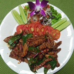 ยำหมูย่างพริกไทยดำ