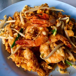 ผัดไทยหอยทอด มะรุม มะตุ้ม