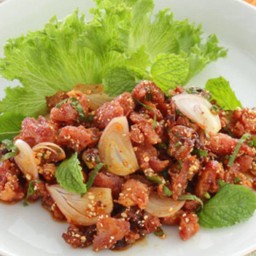 ลาบแหนมเอ็นไก่