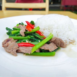 ข้าวคะน้าหมูชิ้น