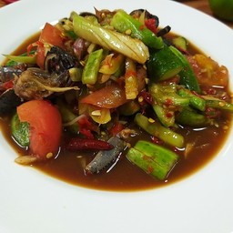 ตำแตงปลาร้า Cucumber salad with anchovy and cockle