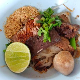 ก๋วยเตี๋ยว ( แห้ง เนื้อ )