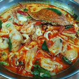 ต้มยำทะเลเดือด Tom yum seafood