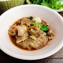 ก๋วยเตี๋ยวน้ำตก หมู