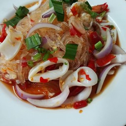 ยำวุ้นเส้นกุ้งหมึก Spicy Glass Noodle salad with shrimp and squid