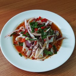 ยำปลาหมึก Spicy Squid Salad