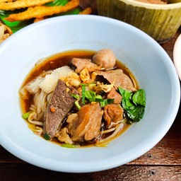 ก๋วยเตี๋ยวน้ำตก เนื้อ