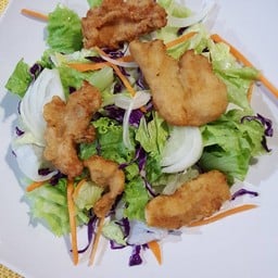 สลัดอกไก่ไร้หนังทอด