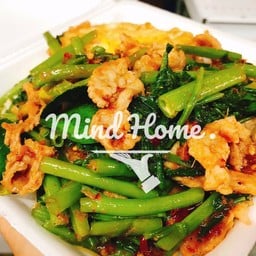 ข้าวราดพริกแกงผักบุ้งไก่