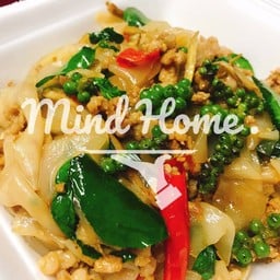 เส้นใหญ่ผัดฉ่าหมู