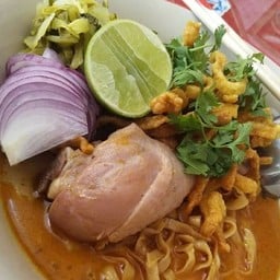 ข้าวซอยน่องไก่