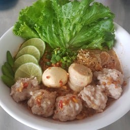 เส้นเล็กต้มยำน้ำหมูเด้งมะนาวแซ่บจี๊ดจ๊าด