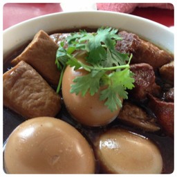 ไข่พะโล้เต้าหู้หมู