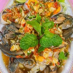 ยำปูไข่ดอง