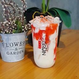 นมสดสตรอเบอรี่