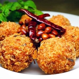 ยำข้าวทอดโบราณ