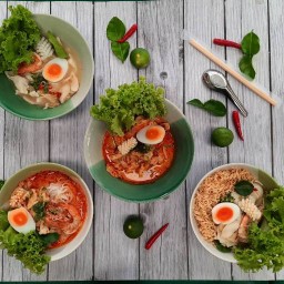 ก๋วยเตี๋ยวต้มยำทะเล สวนหมาก