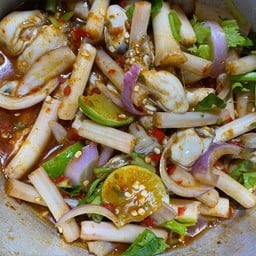 ยำนางรมไหลบัว