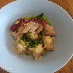 เกี๊ยวน้ำเป็ดย่าง