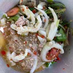 ยำวุ้นเส้นเล็บมือนาง