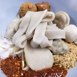 เส้นปลาต้มยำ